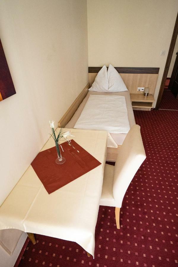 Pension Pleikner Hotel Millstatt Buitenkant foto